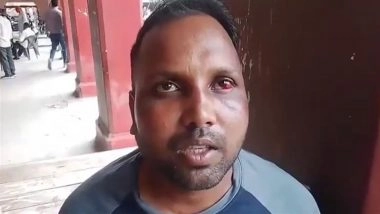 Indian Army Jawan Alleges Assault by Cops at Railway Station in Deoria, UP Police Say He Was Drunk and Misbehaved During Checking (Watch Videos)