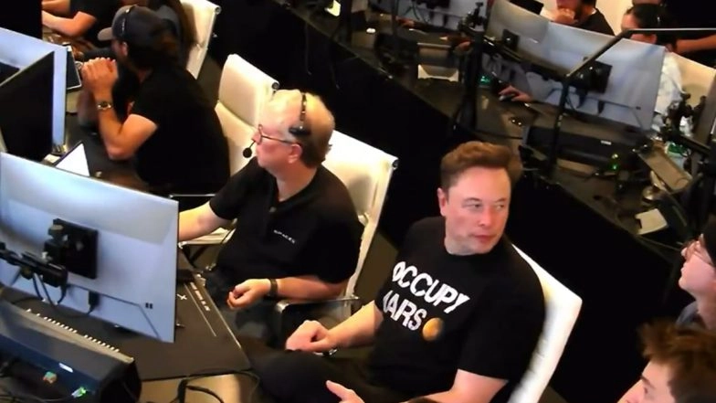 Elon Musk Wears ‘Occupy Mars’ T-Shirt As He Watches SpaceX Starship 9 Test Flight From Control Centre, Video Surfaces