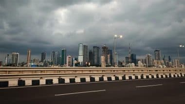 Mumbai Rains on May 20 Pics and Videos: Cloudy Skies, Gusty Winds and Thunderstorms Sweep Across City As Residents Brace for Heavy Rainfall