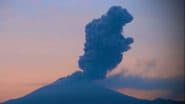 Volcano Erupts in Japan: Mount Sakurajima Spews Ash 3,000 Metres High, Disrupts Air Travel Across Kagoshima (Watch Video)