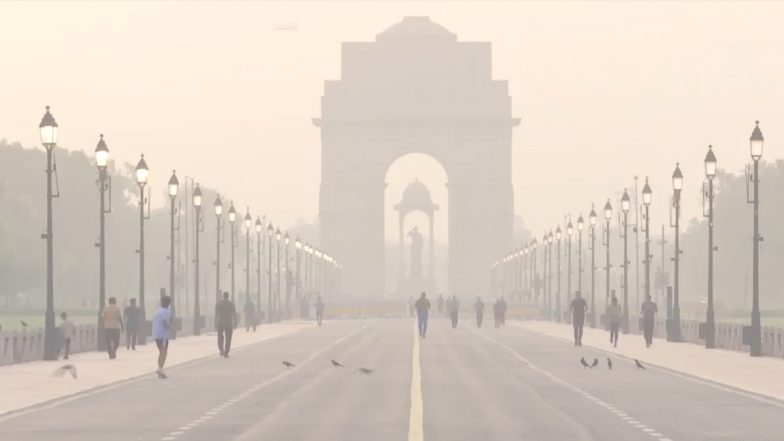Delhi Air Pollution: Delhiites Wake Up to ‘Very Poor’ Category Air, Political Furore Erupts Between AAP and BJP Over Worsened Air Quality