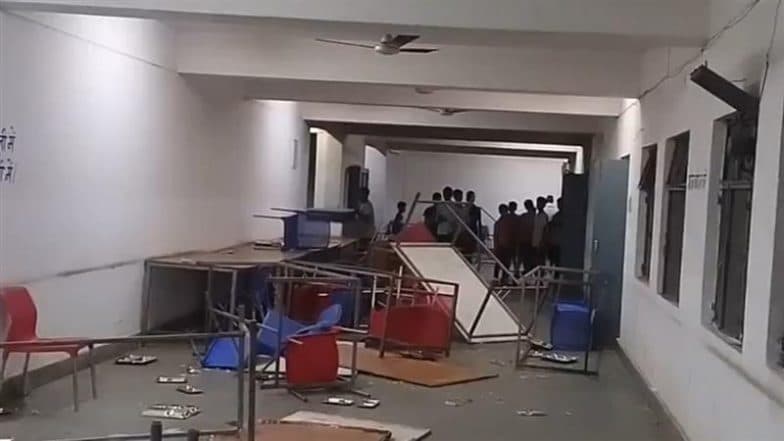 Bihar: 135 Students Expelled for Vandalising Ambedkar Residential School, Misbehaving With Cook After Worm Found in Meal in Araria (Watch Video)