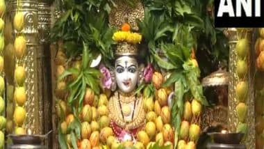 India News | Mumba Devi Temple Adorned with 12,000 Mangoes on Akshaya Tritiya