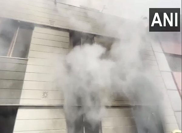 India News | Rajasthan: Fire Breaks out at Hotel Naaz in Ajmer, 5 Rescued Including Child