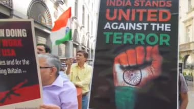 World News | Indian Community in London Protests Against Terrorism, Expresses Solidarity with India After Pahalgam Attack