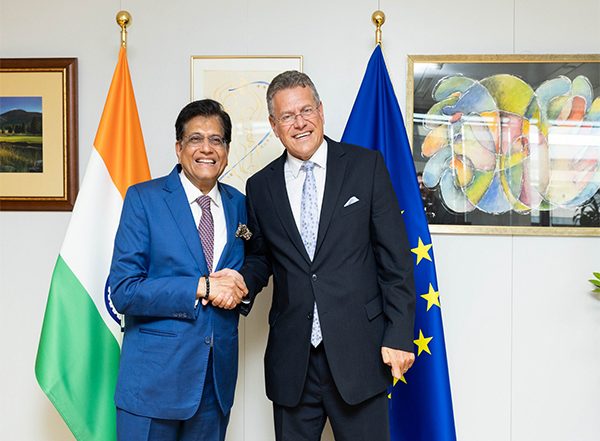 Business News | Piyush Goyal Holds Trade Talks with EU Commissioner, India-EU Reaffirm to Conclude FTA by End of 2025