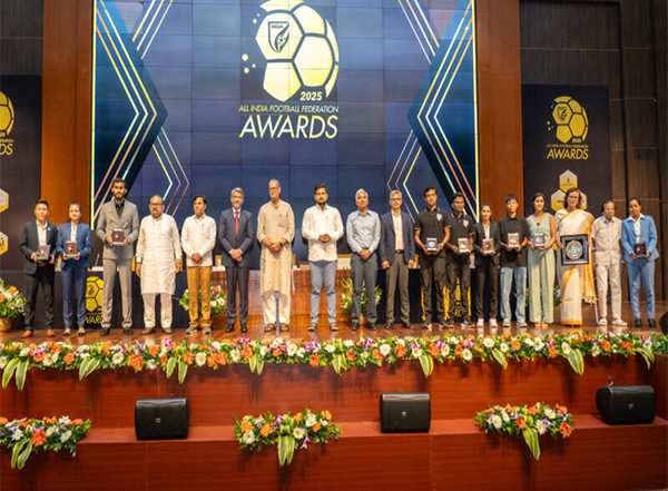 Sports News | Subhasish Bose Crowned AIFF Men's Plyer of the Year; Soumya Guguloth Takes Top Honours in Women's Section