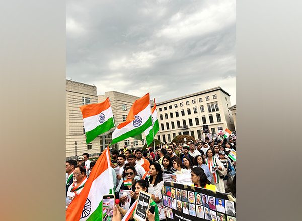 World News | Indian Diaspora Holds Major Protest in Berlin Against Pahalgam Terror Attack