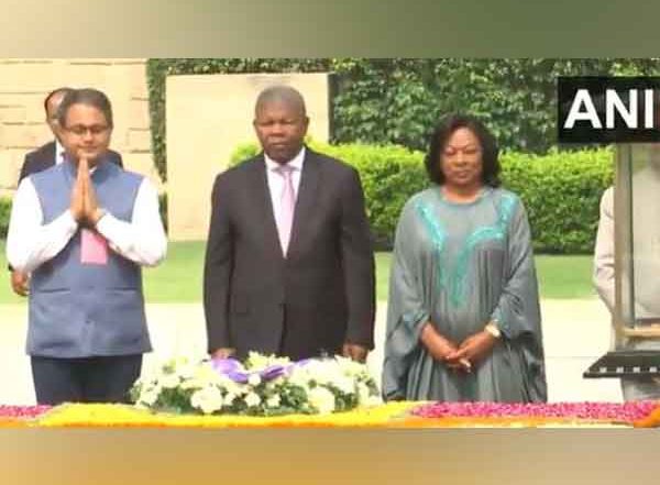 World News | Angolan President Joao Manuel Lourenco Pays Tribute to Mahatma Gandhi at Rajghat