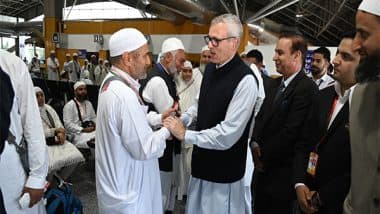 India News | Omar Abdullah Flags off First Batch of Hajj Pilgrims from Srinagar