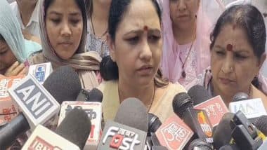 India News | Haryana CM's Wife Suman Saini Pays Tribute to Navy Officer Vinay Narwal at His Shraddhanjali Sabha in Karnal