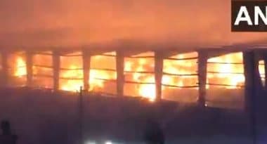 India News | Gujarat: Fire Breaks out at Paper Godown in Morbi, Dousing Operations Underway