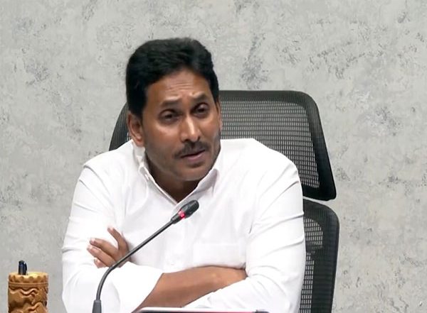 India News | Jagan Mohan Reddy Asks Party Leaders to Stand by Rain-hit Farmers