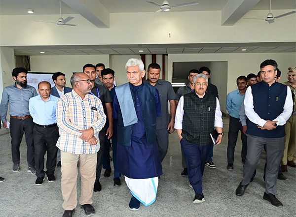India News | J-K LG Reviews Ongoing Arrangements for Yatris in Srinagar Ahead of Amarnath Yatra 2025