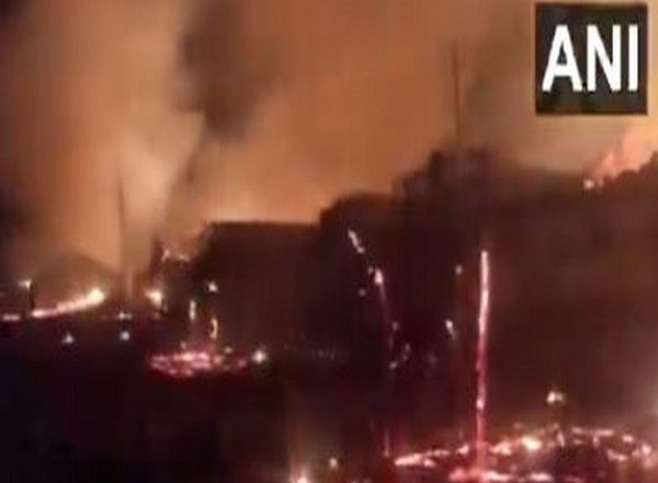 India News | Gujarat: Fire Breaks out in Kutcha Houses in Dahod