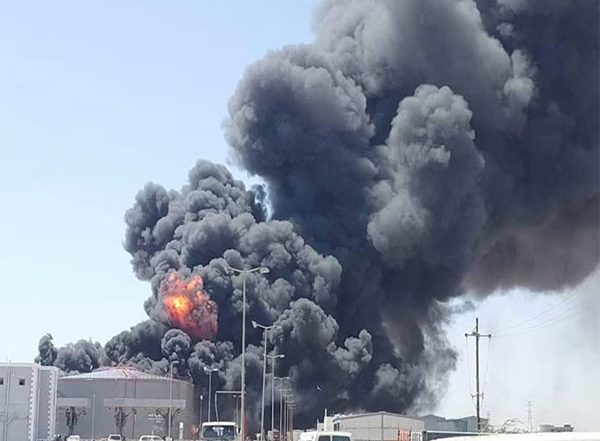 World News | Explosions, Huge Fire Reported from Sudanese City of Port Sudan