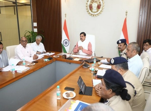 India News | MP: CM Yadav Holds Review Meeting of Law and Order, Warns Ineffective Police Officers