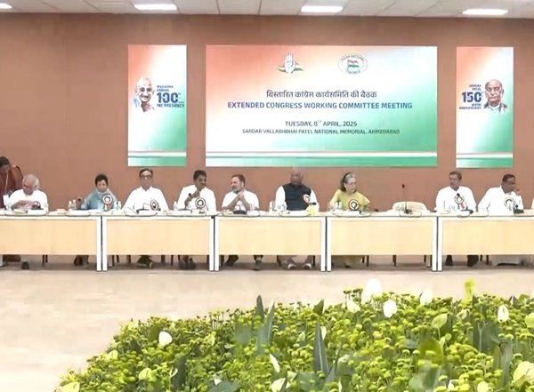 India News | Congress Chief Kharge Convenes Informal Meeting of Party Leaders in Delhi Following Operation Sindoor