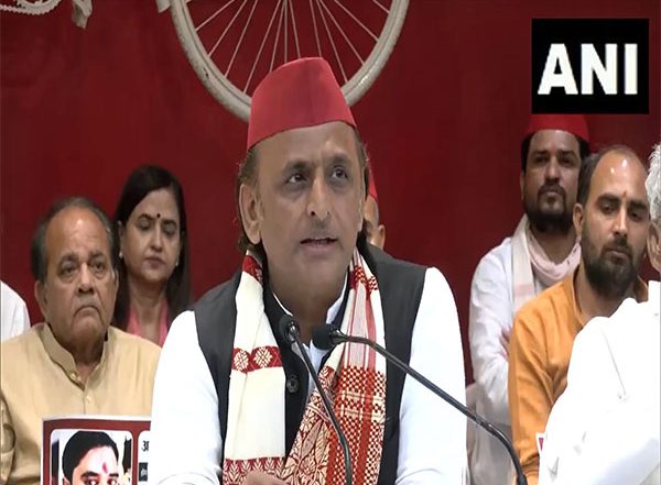 India News | Akhilesh Yadav Reaffirms Samajwadi Party's Stand to Support Government in Action Against Terrorism