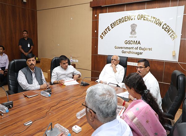 India News | Gujarat Government Cancels Leave of All Officers, Employees of All Departments Amid Tensions with Pakistan