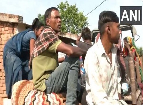 India News | J-K: Migrant Workers in Samba Move to Safer Places Amid Cross-border Shelling by Pakistan