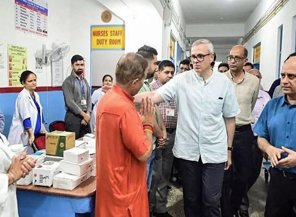 World News | JK CM Omar Abdullah Slams IMF's Decision of Reimbursing Pakistan, Says Money Being Used for Devastating Places