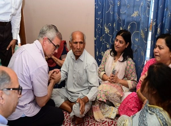 India News | J-K: CM Omar Abdullah Meets Departed Rajouri ADDC Raj Kumar Thapa's Family