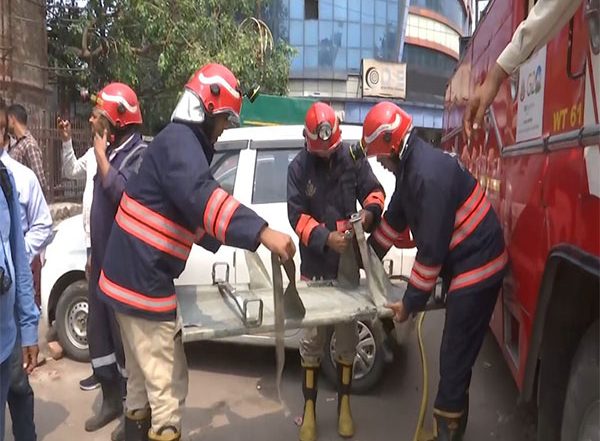 India News | Delhi Fire Service Conducts Mock Drill Near Haj Manzil Area to Test Emergency Response