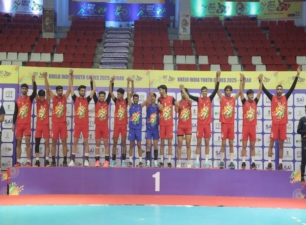 Sports News | Jammu and Kashmir Volleyball Team Lifts Spirits with Hard-fought KIYG Gold