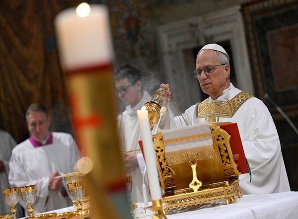 World News | New US-born Pope Leo XIV Vows to Uphold Pope Francis' Legacy, Flags AI as Major Challenge to Human Dignity