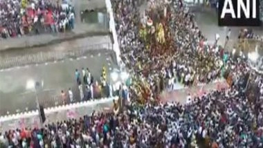 India News | Chithirai Festival: Lord Kallazhagar Makes Grand Entry into Vaigai River in TN's Madurai