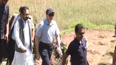 India News | J-K: Omar Abdullah Visits Uri, Interacts with Locals Affected Due to Shelling by Pakistan