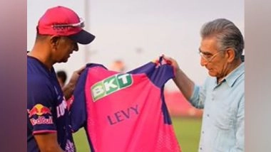 Entertainment News | IPL: Rahul Dravid Meets 'Schitt's Creek' Star Eugene Levy, Gifts Him 'Rajasthan Royals' Jersey
