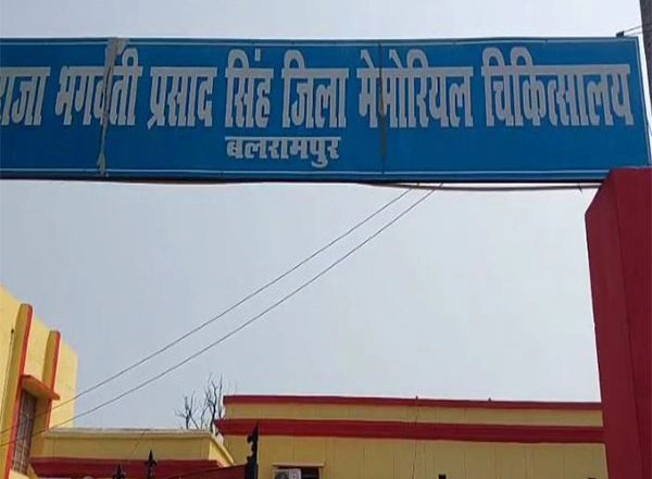 India News | Uttar Pradesh: 5 Dead, 8 Injured in Car-truck Collision on Balrampur-Bahraich National Highway