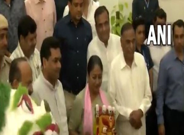 India News | Delhi CM Rekha Gupta Attends Celebrations of Sikkim's 50th Statehood Day at Delhi Secretariat