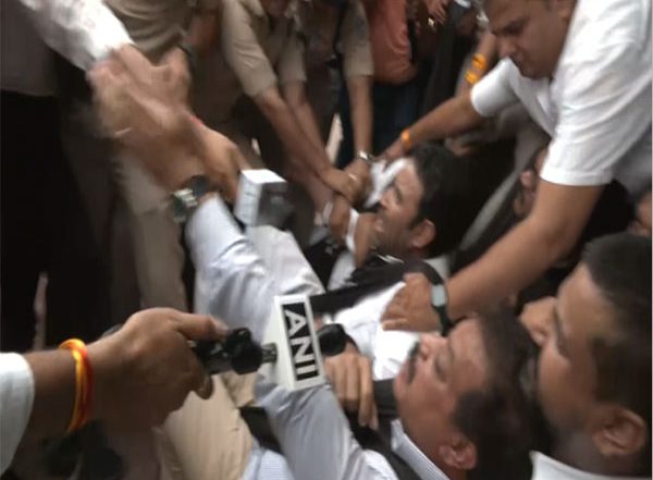 India News | MP: Police Detain Congress MLAs Protesting for Dismissal of Minister Vijay Shah in Bhopal