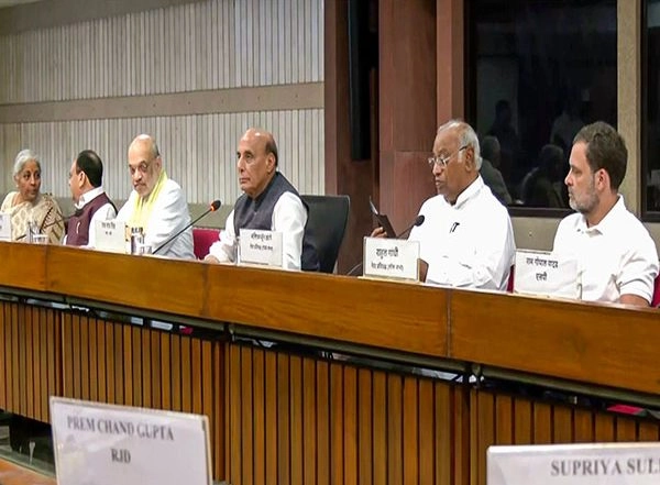 India News | Multi-party MPs Delegation to Present India's Viewpoint on India-Pak Conflict to World Leaders