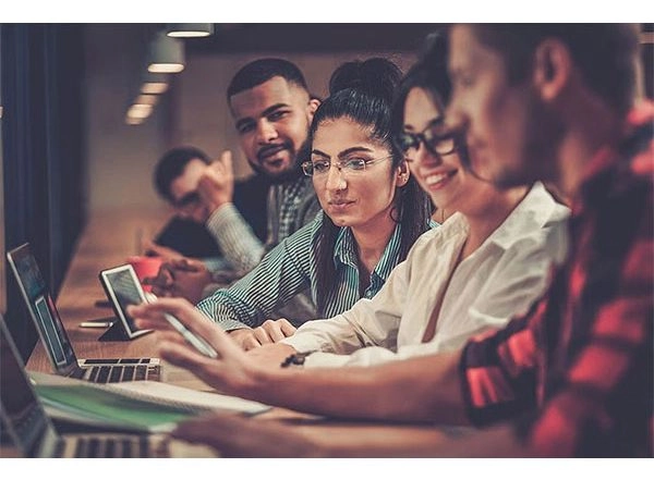 Business News | Paisabazaar Analysis Shows Young Indians Beginning Credit Journeys Early