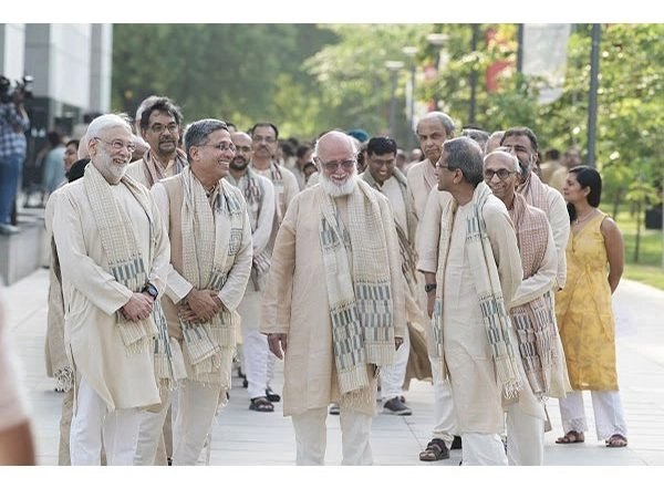 Business News | Padma Shri Awardee Sitanshu Yashaschandra Urges Graduates to Question Beliefs, Use Language with Sensitivity at Ahmedabad University's 15th Convocation