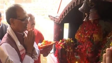 India News | Shivraj Singh Chouhan Offers Prayers at Maa Kamakhya Temple in Guwahati