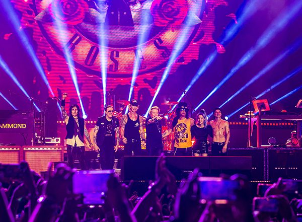 Entertainment News | Rock Band Guns N' Roses Returns to India After 13 Years, Gives Electrifying Performance in Mumbai