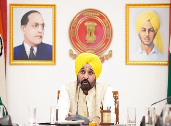 India News | Punjab: CM Bhagwant Mann Hosts Board Toppers, Hails Village Students