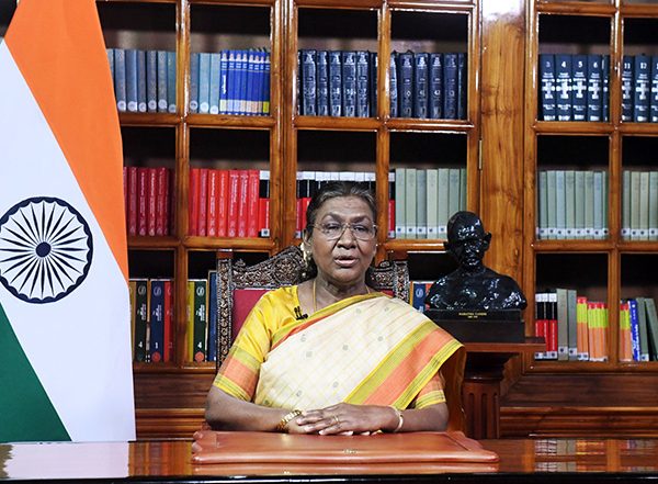 India News | President Murmu Condoles Loss of Lives in Solapur Fire Incident, Prays for Swift Recovery of Injured