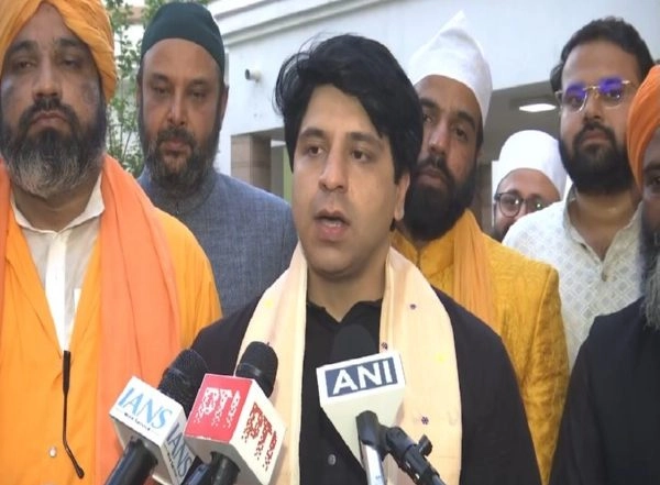 India News | Delegation of Dargah Heads Meets Union Ministers to Express Support for Operation Sindoor