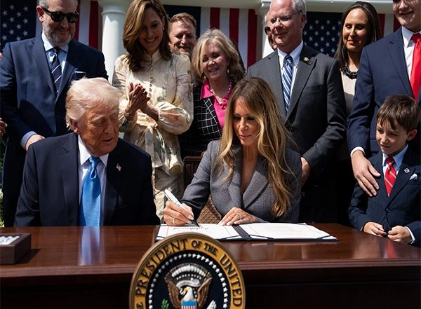 World News | Trump Signs 'Take It Down Act', Making It Illegal to Circulate Non-consensual Explicit Pictures