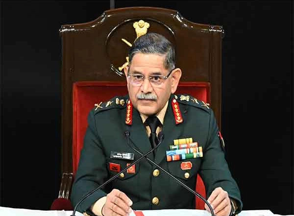 India News | COAS General Dwivedi Pays Tribute to Agniveer Murli Naik Killed in Operation Sindoor