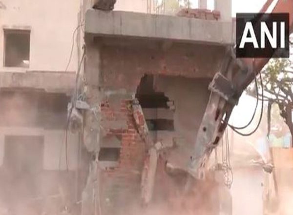 India News | Gujarat: Ahmedabad Police Continue Demolition Drive Near Chandola Lake