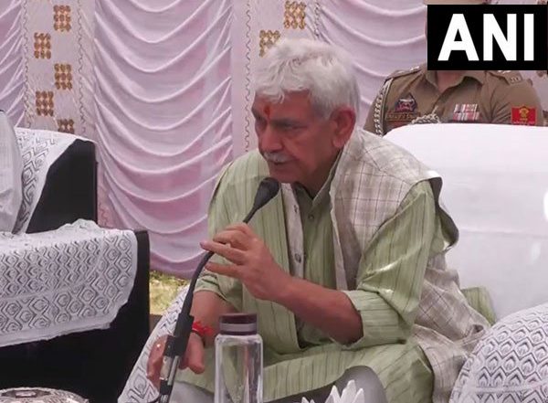 India News | LG Manoj Sinha Visits Poonch Shelling Victims, Promises Jobs, Bunkers, and Rehabilitation Support