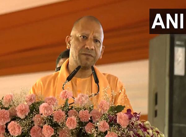 India News | No Cause for Concern over COVID-19 Infections in UP, CM Yogi Reviews Latest COVID-19 Situation