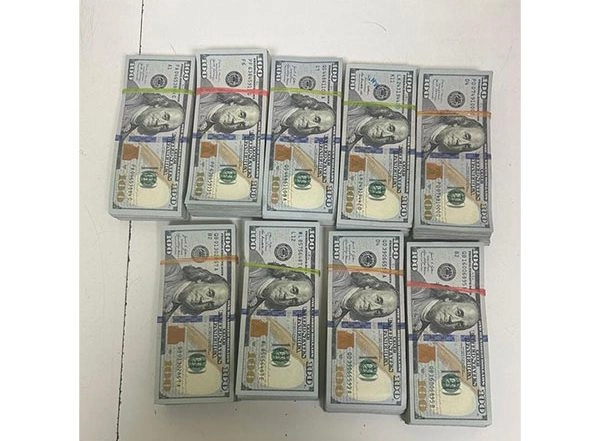 India News | Gold, Foreign Currency Worth Nearly Rs 1 Crore Seized at Mumbai Airport